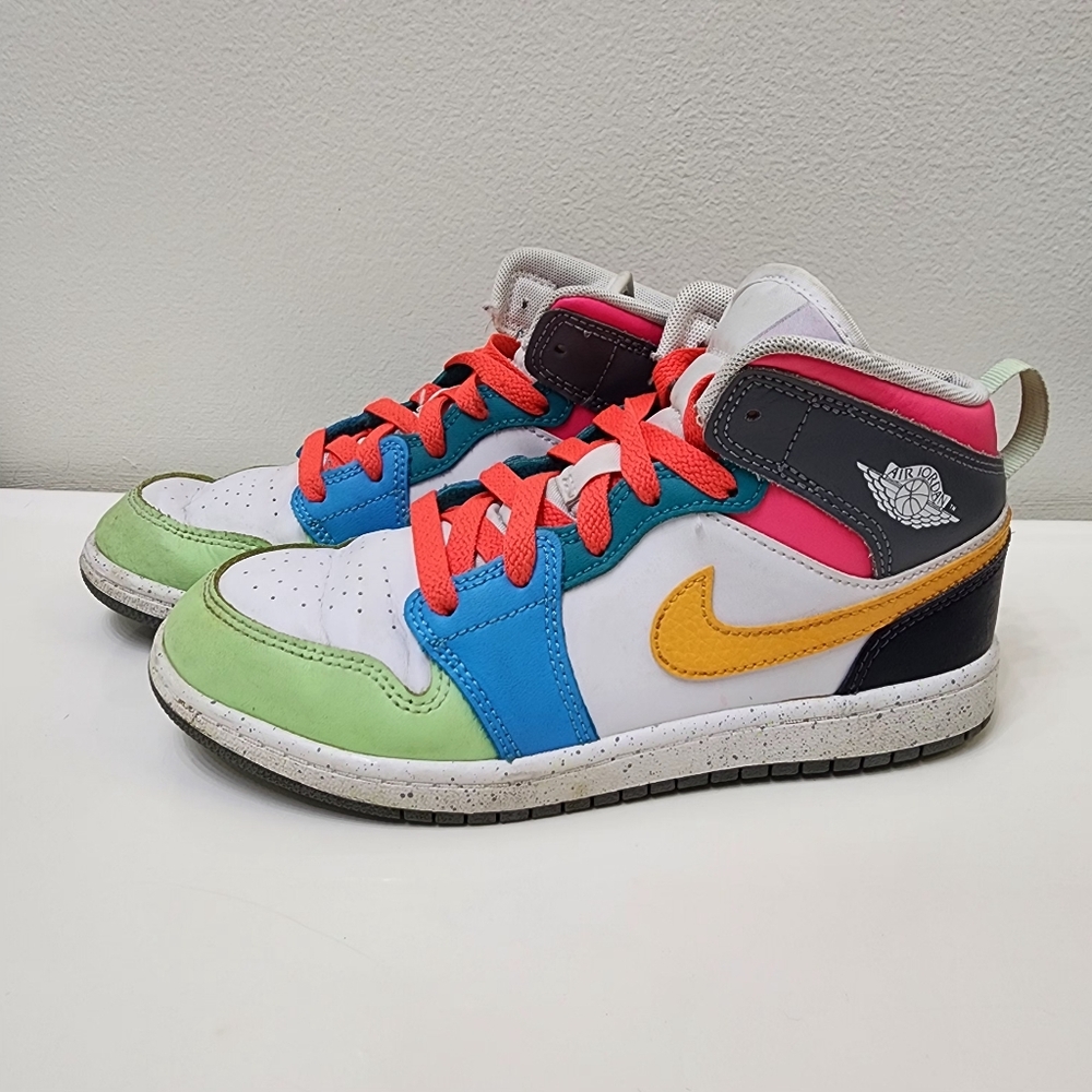 Jordan 1 Mid SE "White/Taxi/Dark Shadow/Hyper Pink" Grade School Unisex Kid 3Y